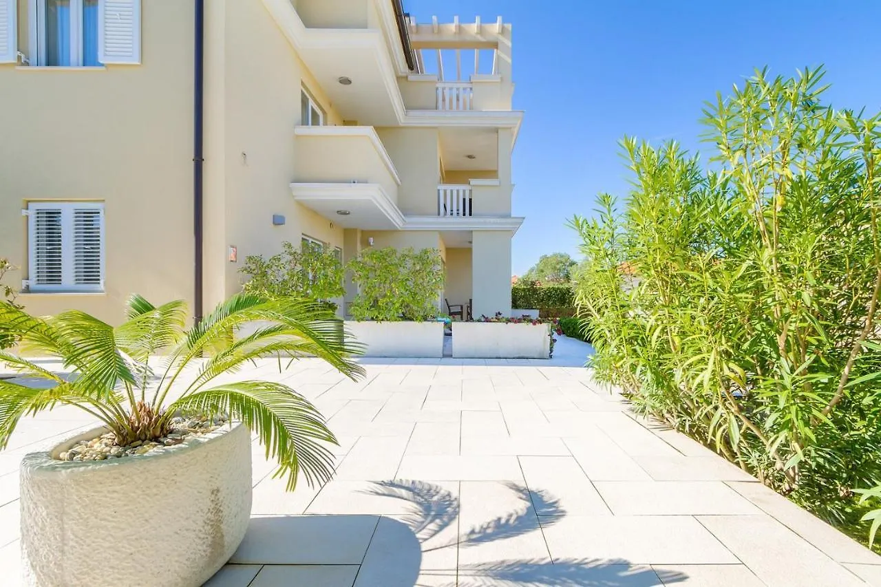 Luxury Apartments Villa Mande Malinska 0*,  Chorwacja